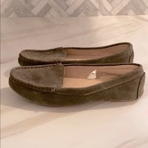 Women’s Merona olive green loafers, size 8